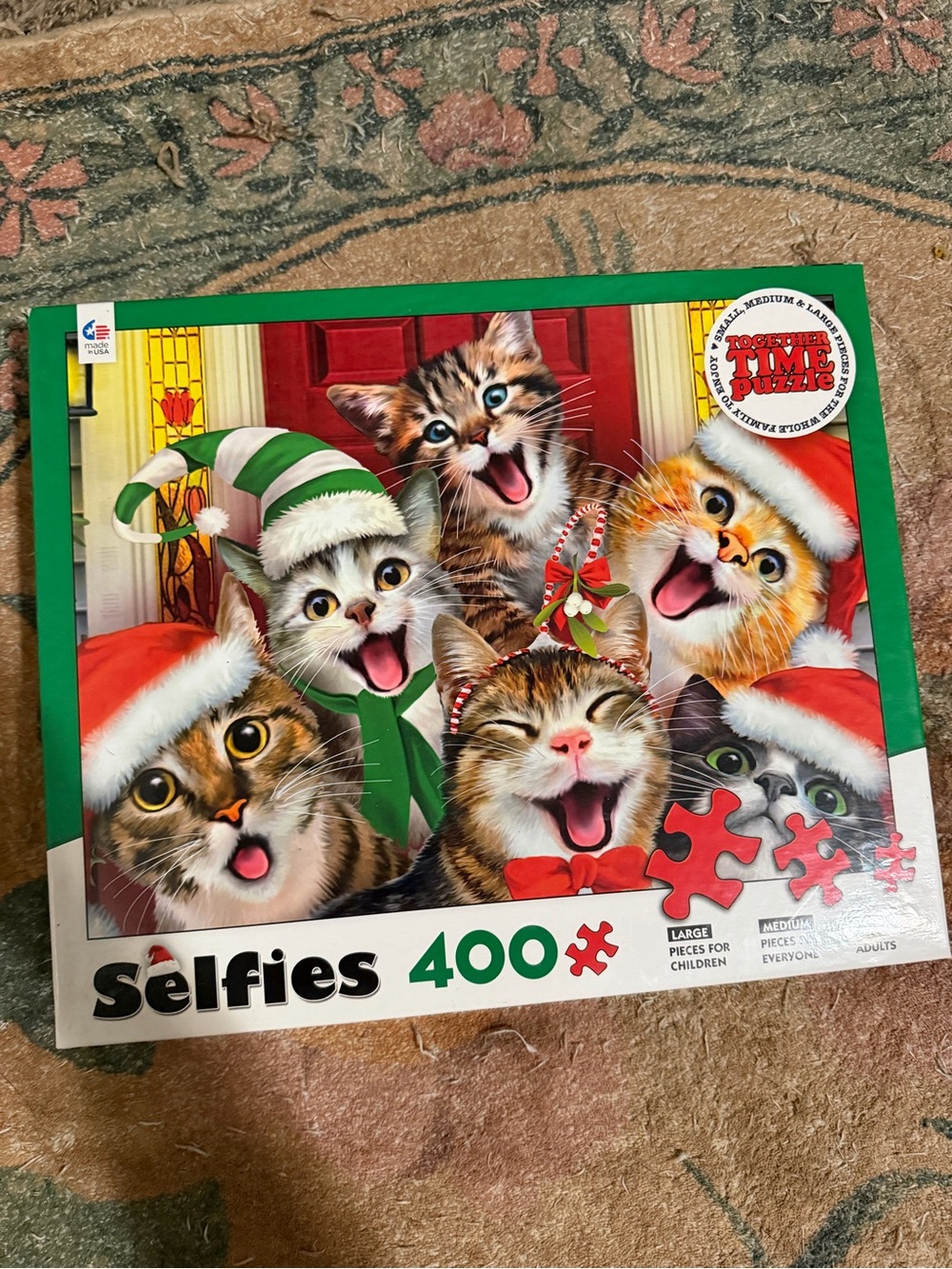 Selfies 400-Piece Cat Puzzle - Green Accents